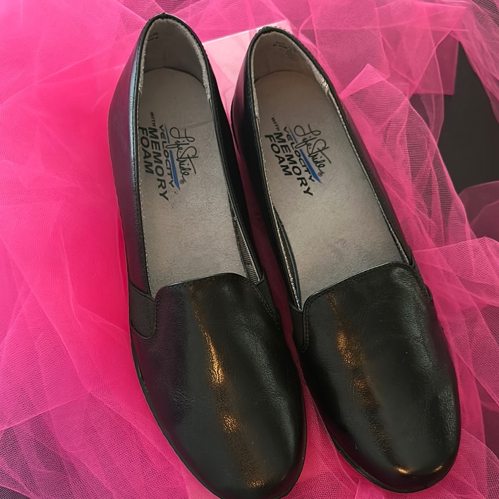 Life Stride Black Leather Loafers Classic Flats